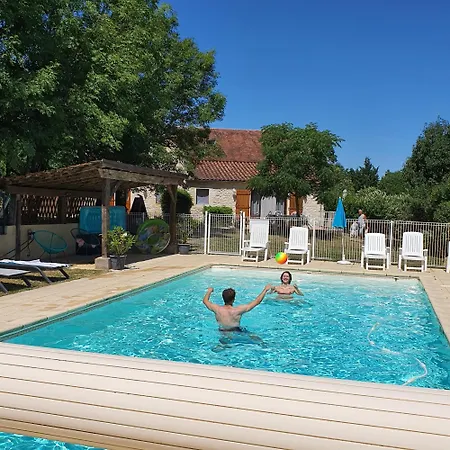 De 9 Personnes Avec Piscine 別荘