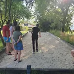 Nyaraló De 9 Personnes Avec Piscine