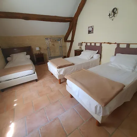Holiday home De 9 Personnes Avec Piscine Salviac