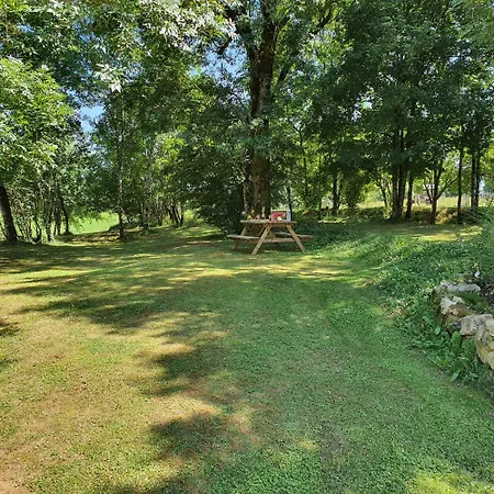 Holiday home De 9 Personnes Avec Piscine Salviac