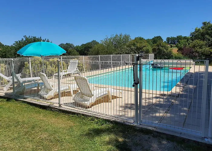 De 9 Personnes Avec Piscine